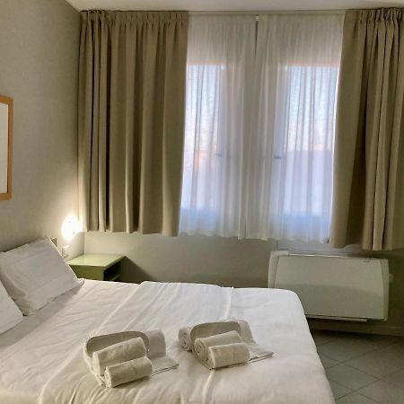 Hotel Primo Campi Bisenzio Bagian luar foto