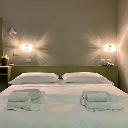 Hotel Primo Campi Bisenzio Bagian luar foto