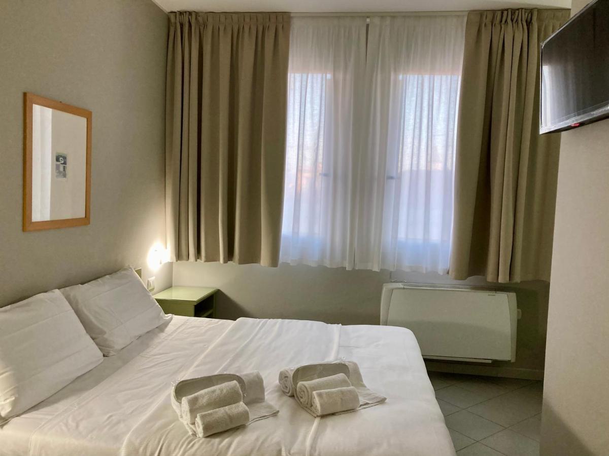 Hotel Primo Campi Bisenzio Bagian luar foto