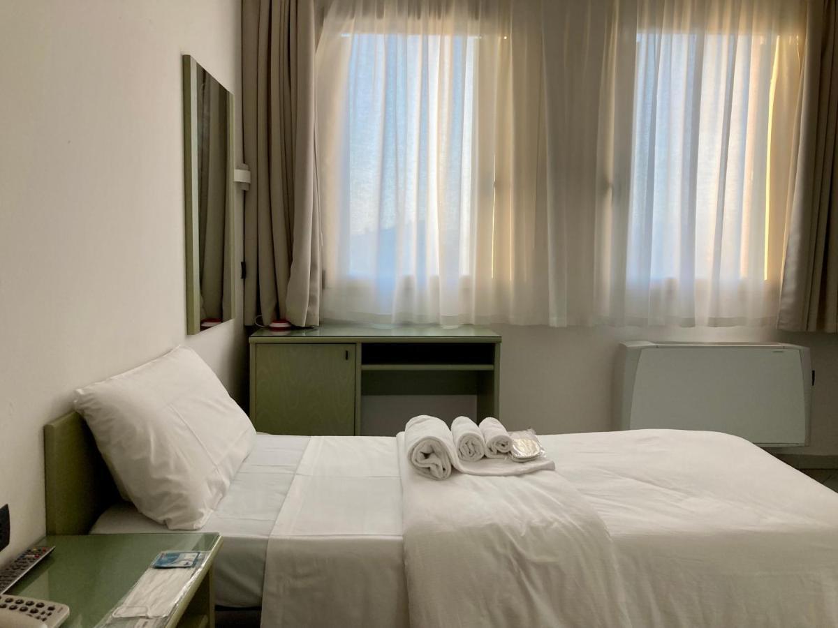 Hotel Primo Campi Bisenzio Bagian luar foto