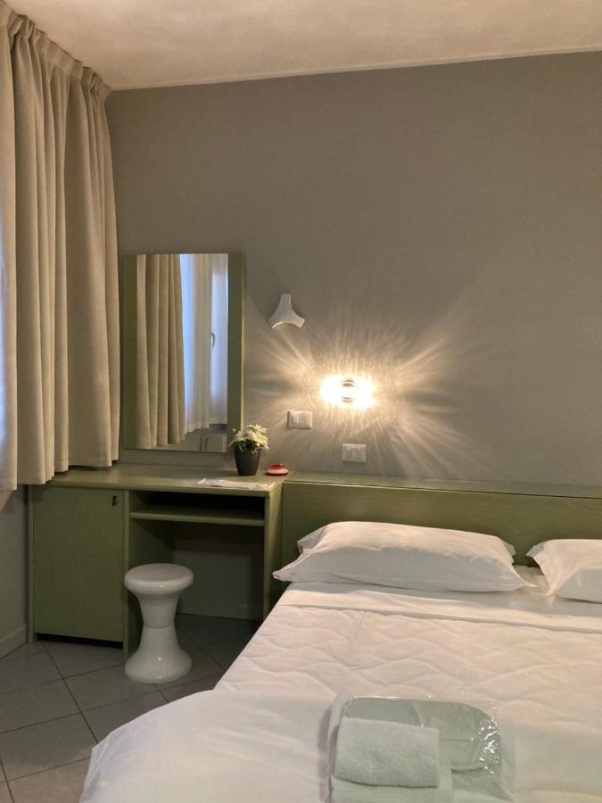 Hotel Primo Campi Bisenzio Bagian luar foto
