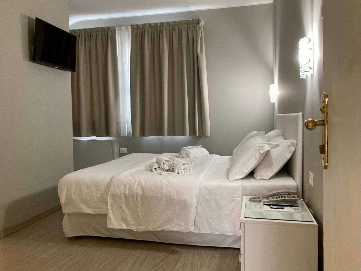 Hotel Primo Campi Bisenzio Bagian luar foto